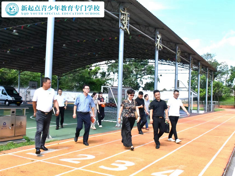 湘潭市雨湖区教育局莅临我校开展调研