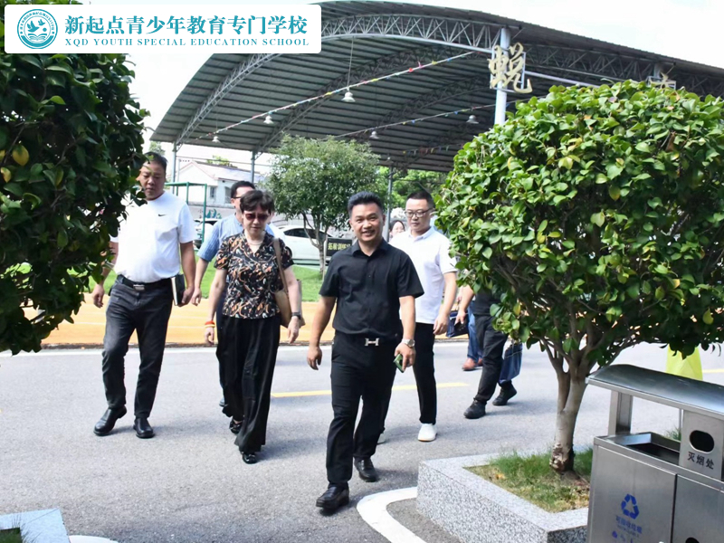 湘潭市雨湖区教育局莅临我校开展调研